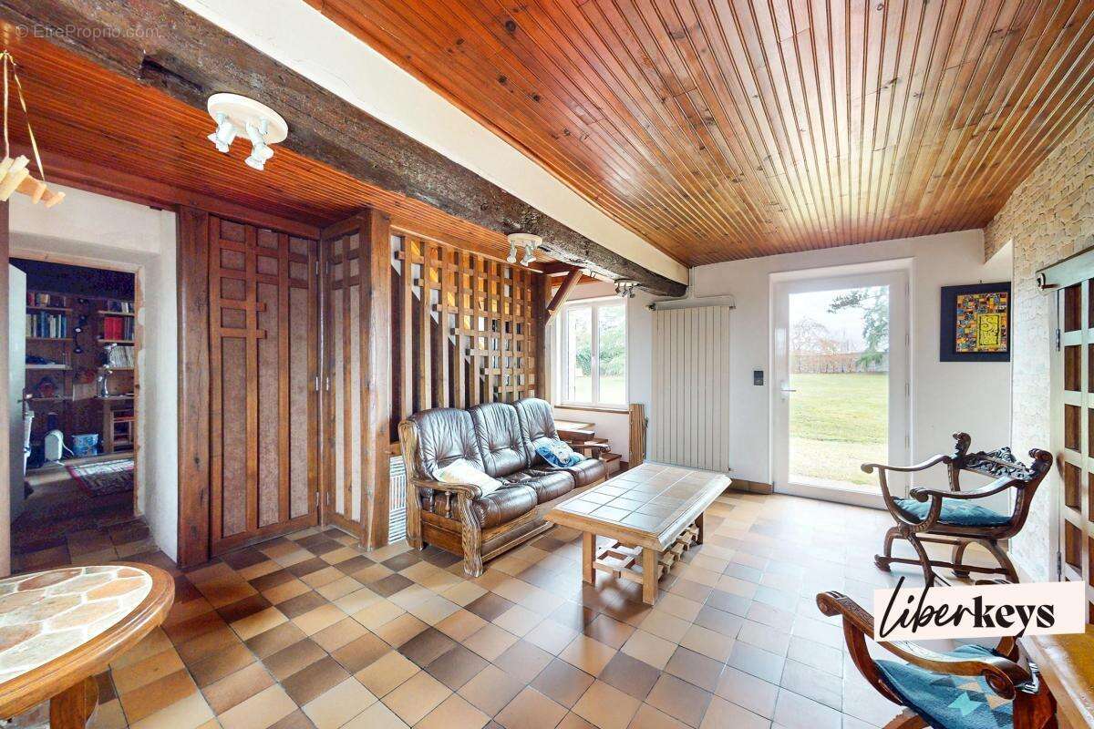 Propriété familiale avec piscine chauffée et maison d’amis – 500 m² aux portes de la Normandie, à 1h20 de Paris - photo 8