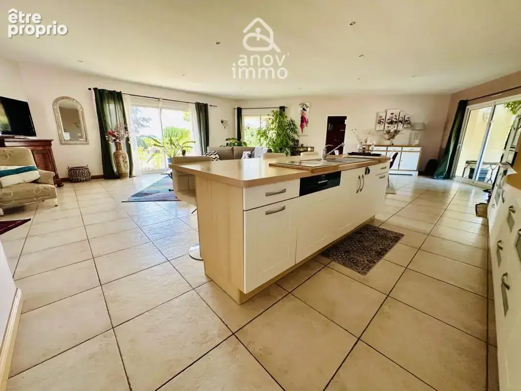 Garat   Maison d'architecte de plain-pied de 203,92 m2 avec - photo 6