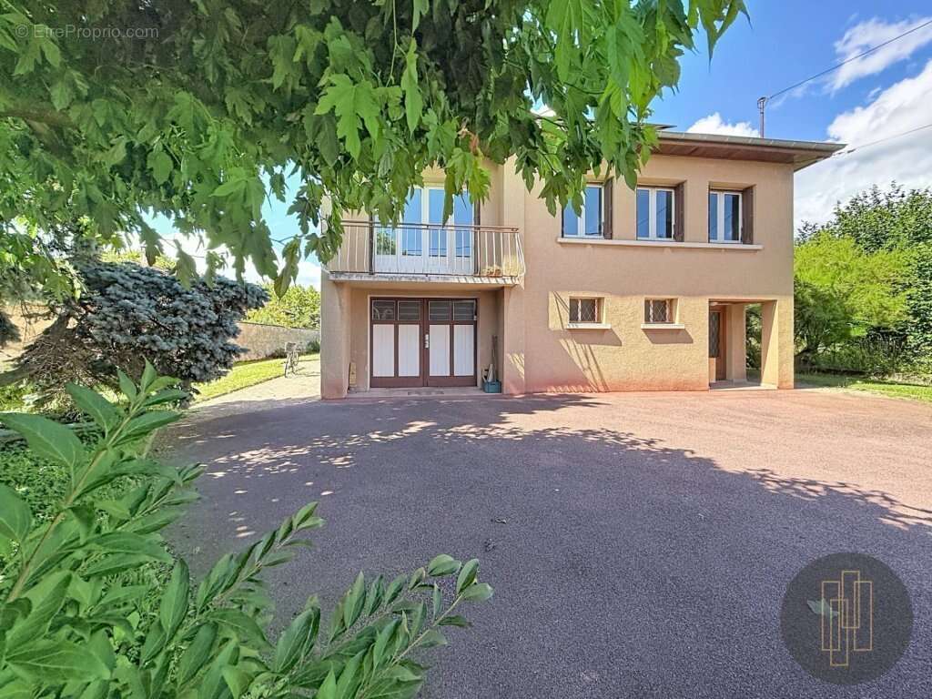 Villefranche Centre - Maison de 140 m² avec 4 chambres, grand séjour, garage dépendances et jardin 1 112 m² - photo 16