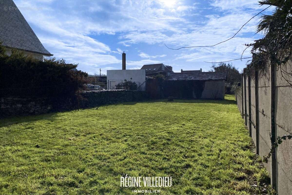 Terrain à EQUEURDREVILLE-HAINNEVILLE