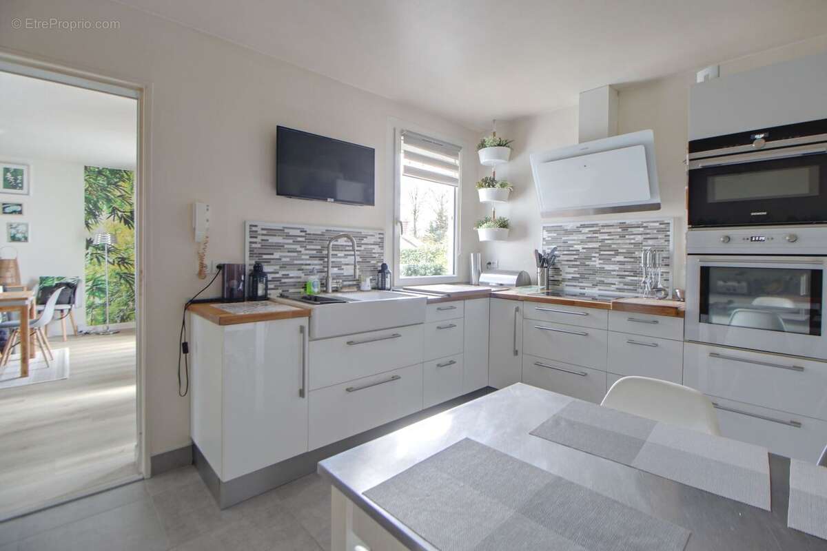 Maison à VERNEUIL-SUR-SEINE