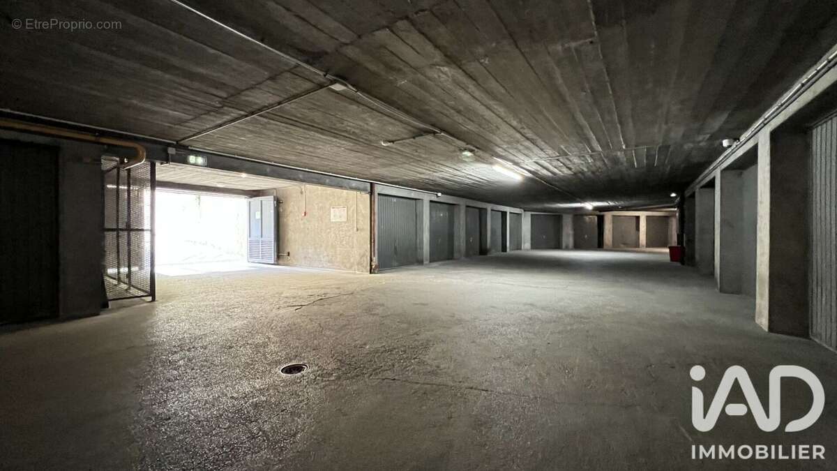Photo 3 - Parking à PANTIN