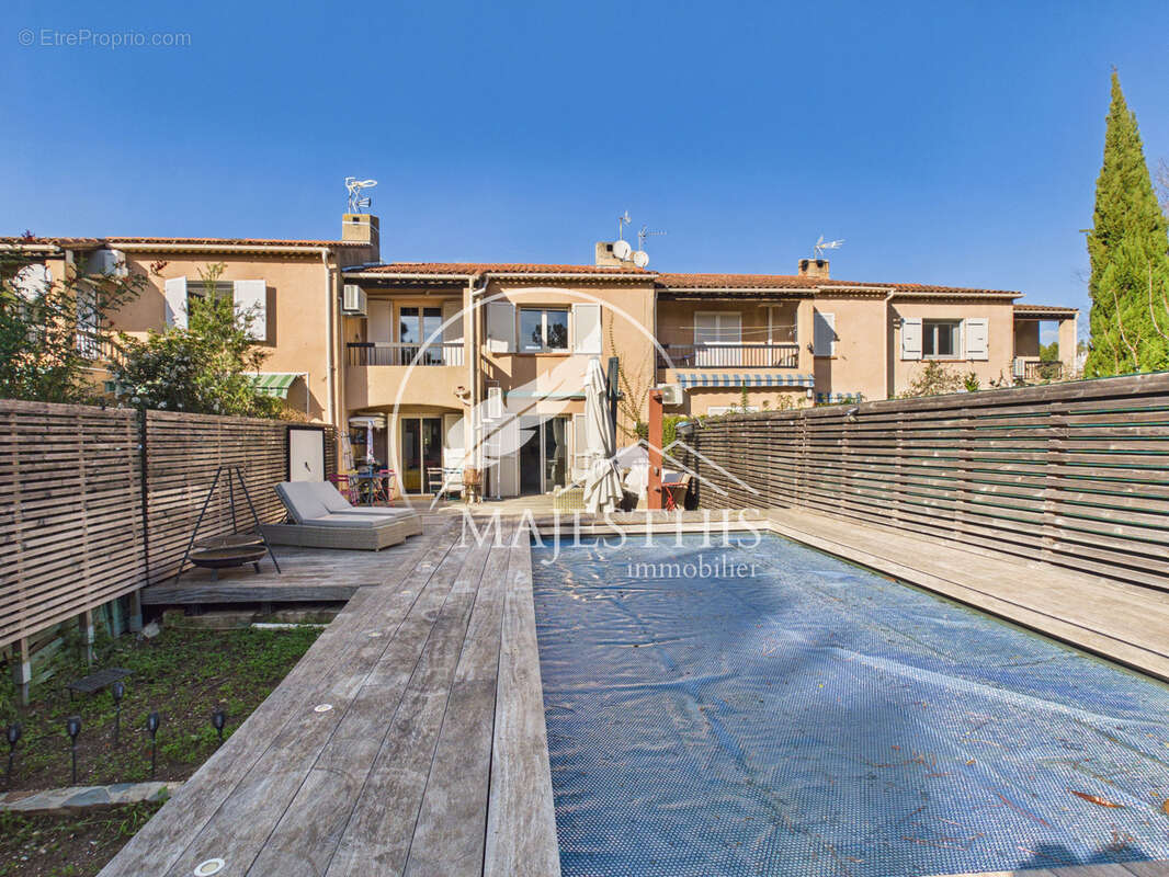 Maison à HYERES