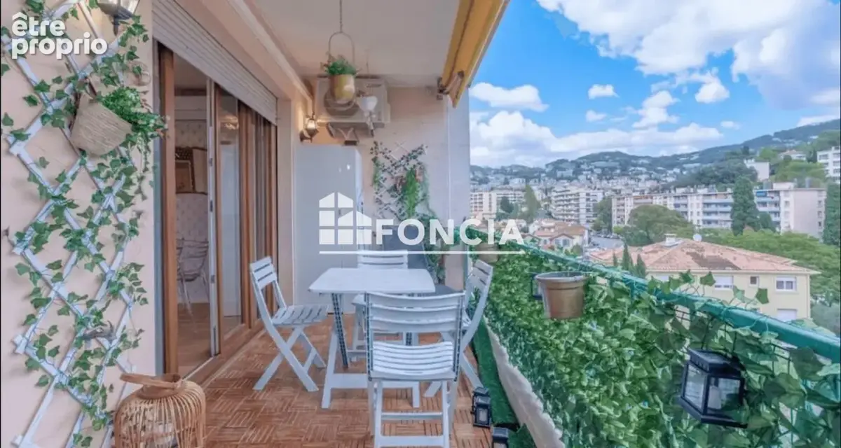 Square carnot t2 dernier etage de 53m2+terrasse 10m2+toit terrasse de 65m2+cave - photo 2
