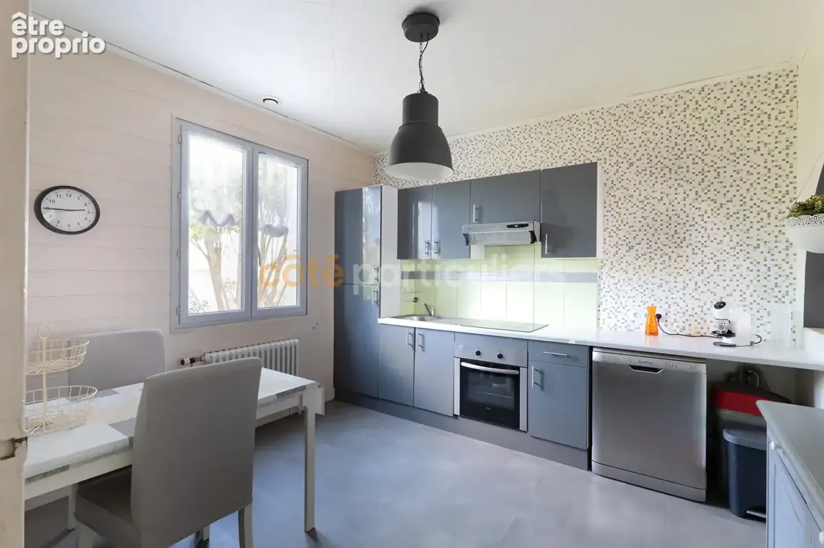 La roche-sur-yon -- pont morineau -- maison -- 4 pieces -- 3 chambres -- 96m2 -- garage double -- centre-ville - photo 4