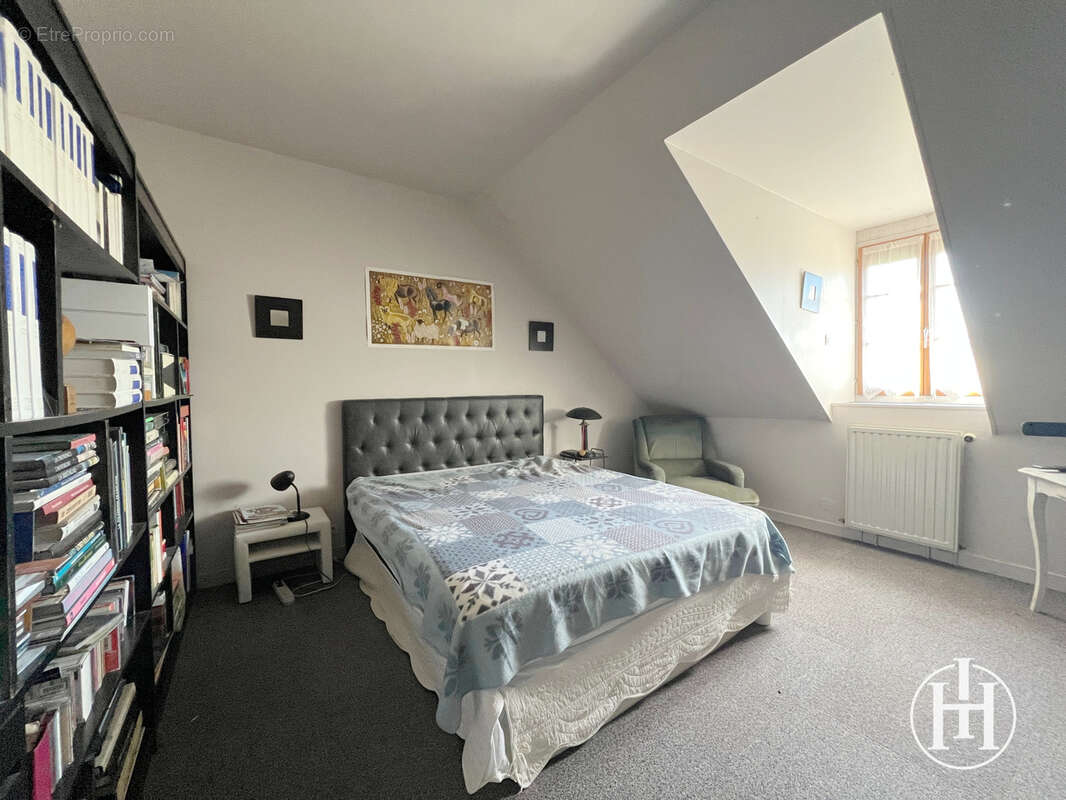 Maison à CHARENTON-DU-CHER