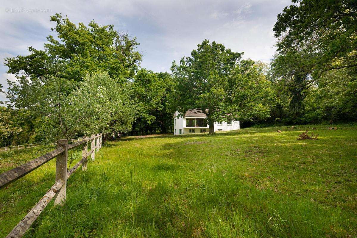 Maison à AUVERS-SUR-OISE