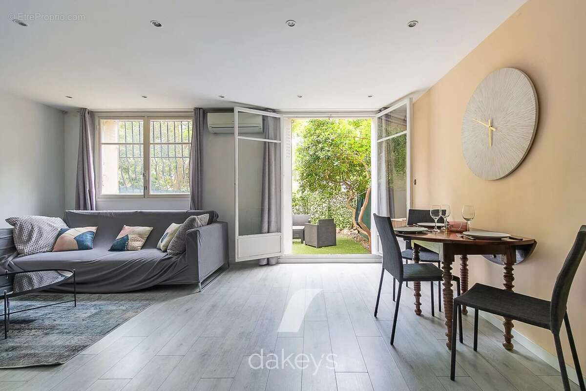 Appartement à MARSEILLE-8E