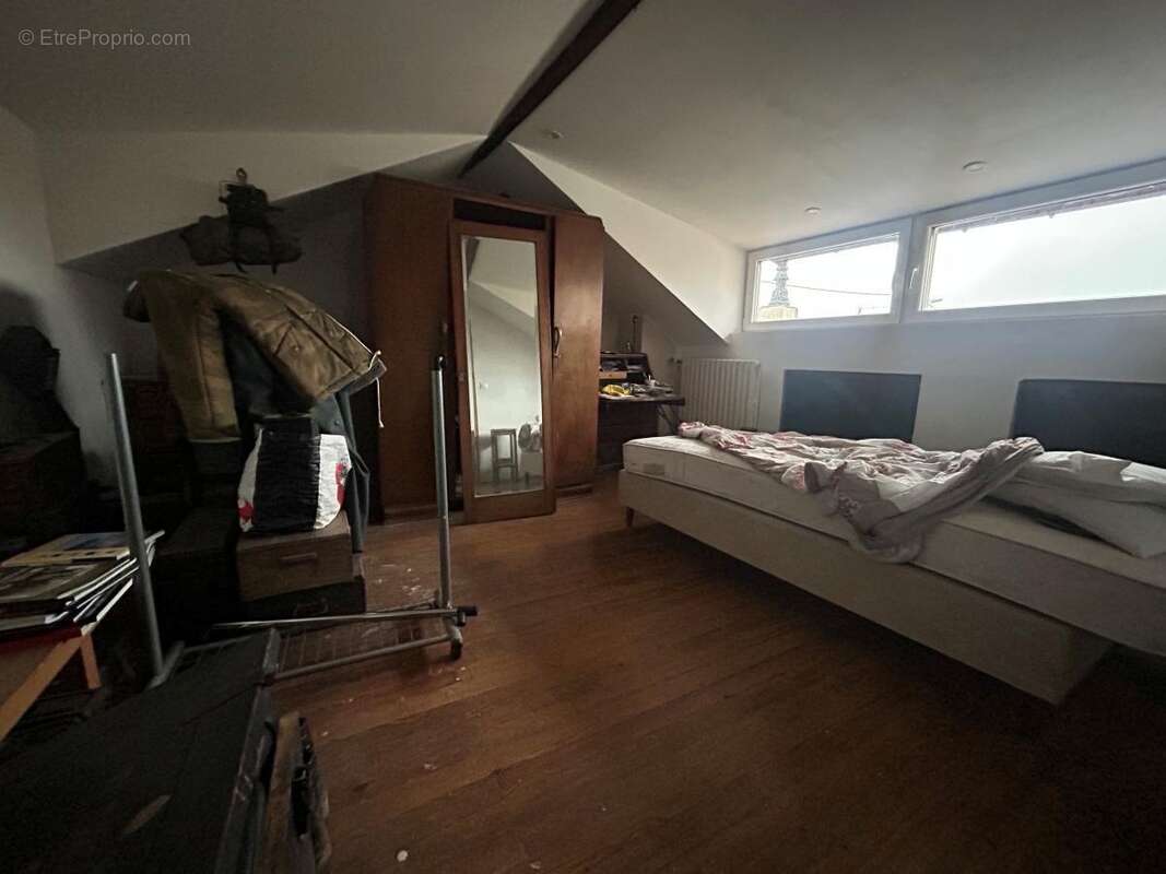 Maison à MONTHUREL