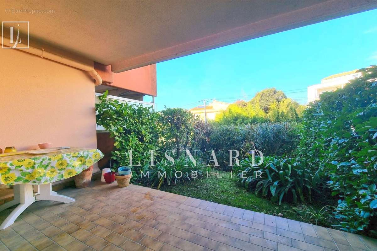 Appartement à VALLAURIS