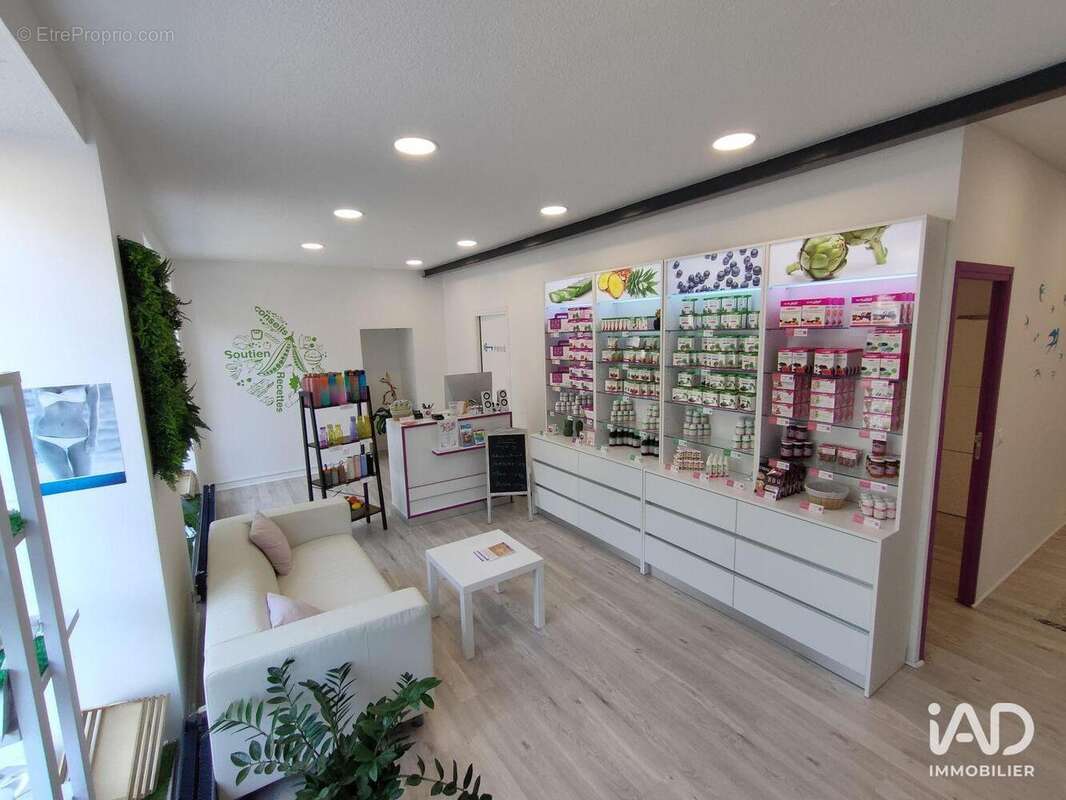 Photo 2 - Commerce à LONS-LE-SAUNIER