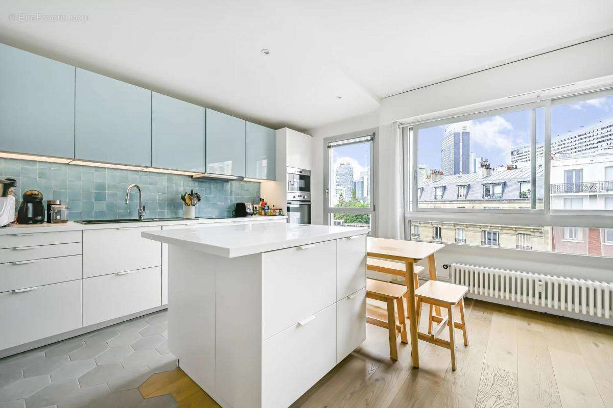 Appartement à COURBEVOIE