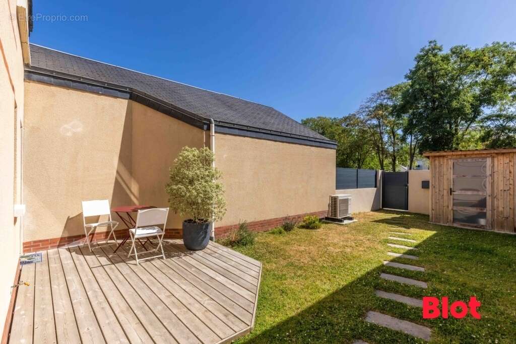 Maison à SAINT-JACQUES-DE-LA-LANDE