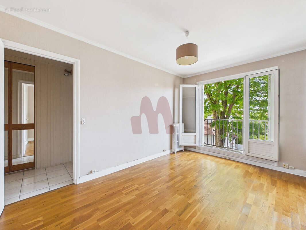 Appartement à COLOMBES