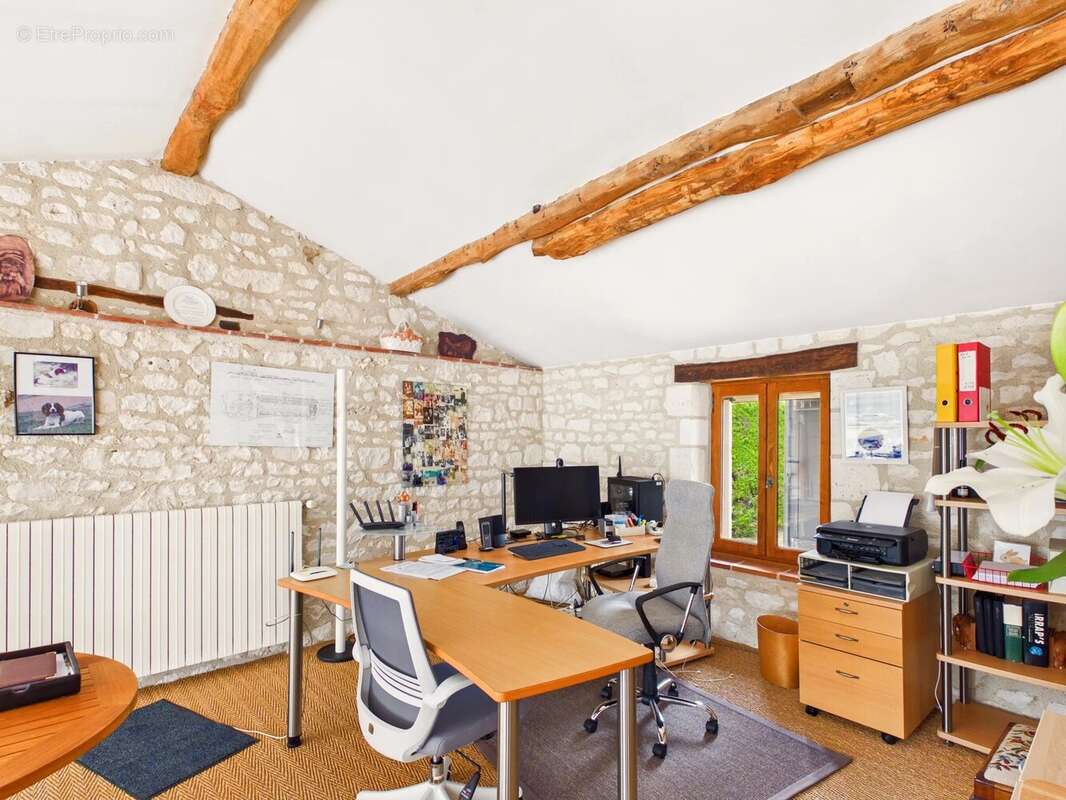Élégante Ferme en Pierre avec Piscine de 18 m et 17 hectares à proximité de Gaillac - photo 9