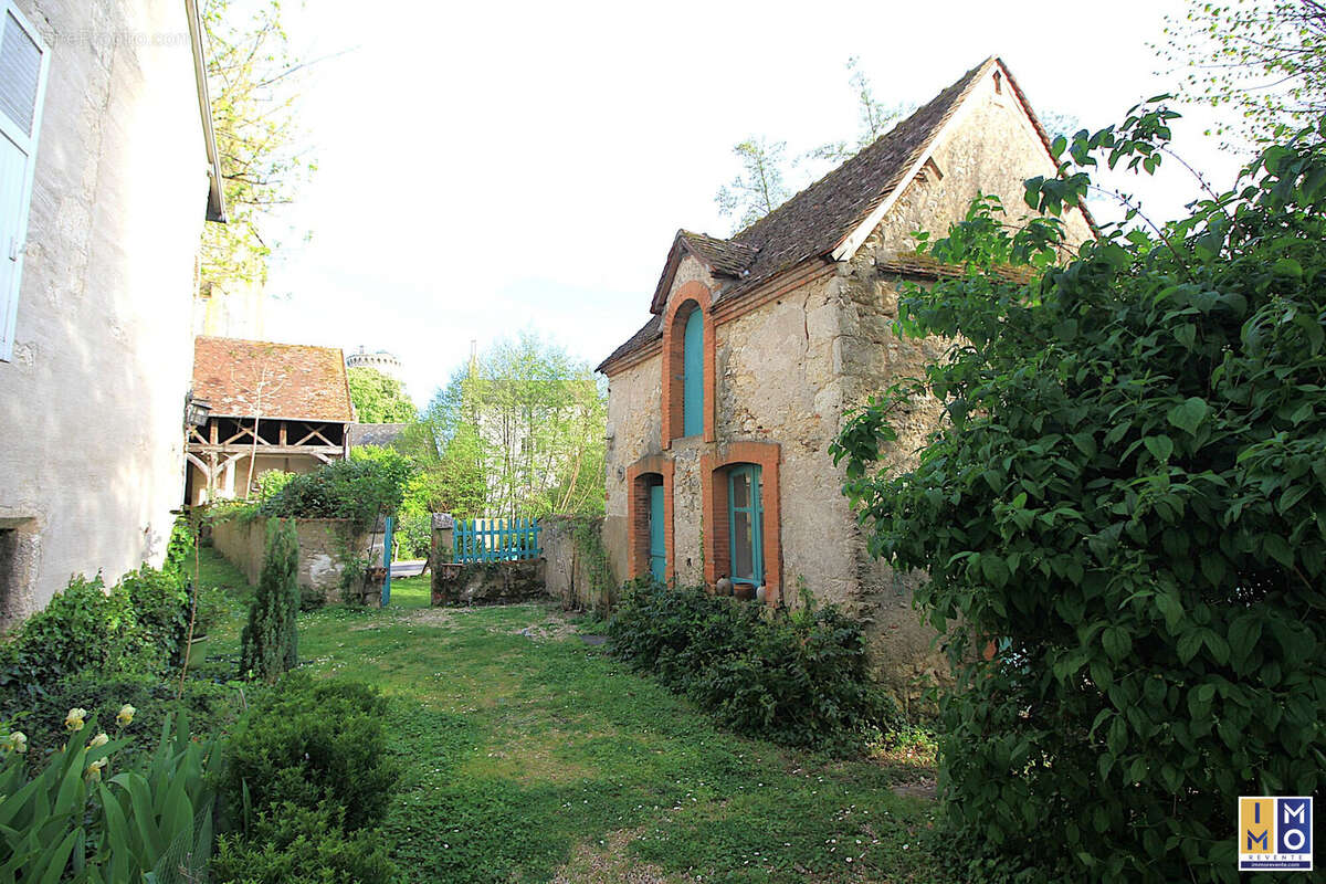 Maison à MEHUN-SUR-YEVRE