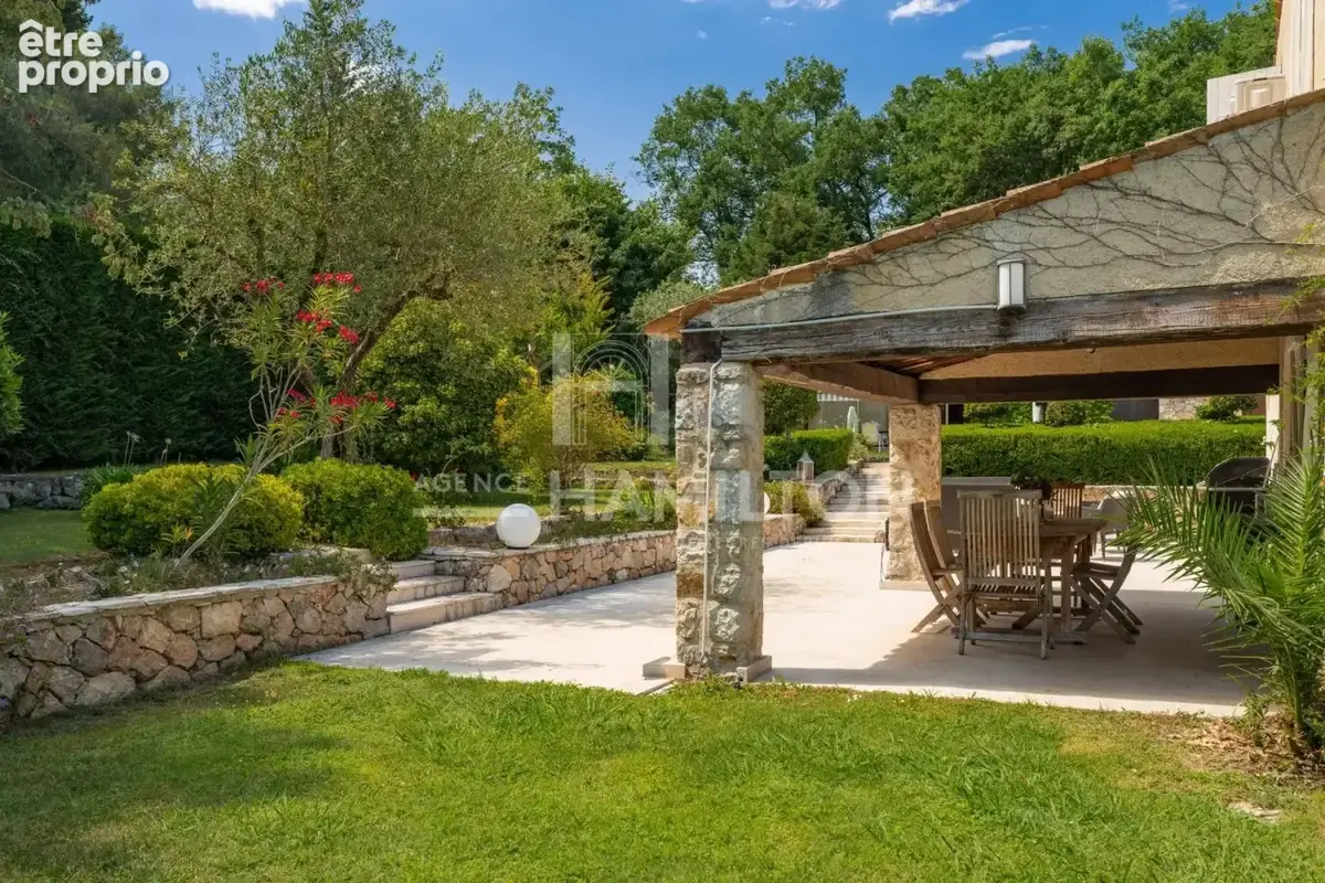 Villa provençale avec vaste terrain, piscine , 4 chambres et stu - photo 17