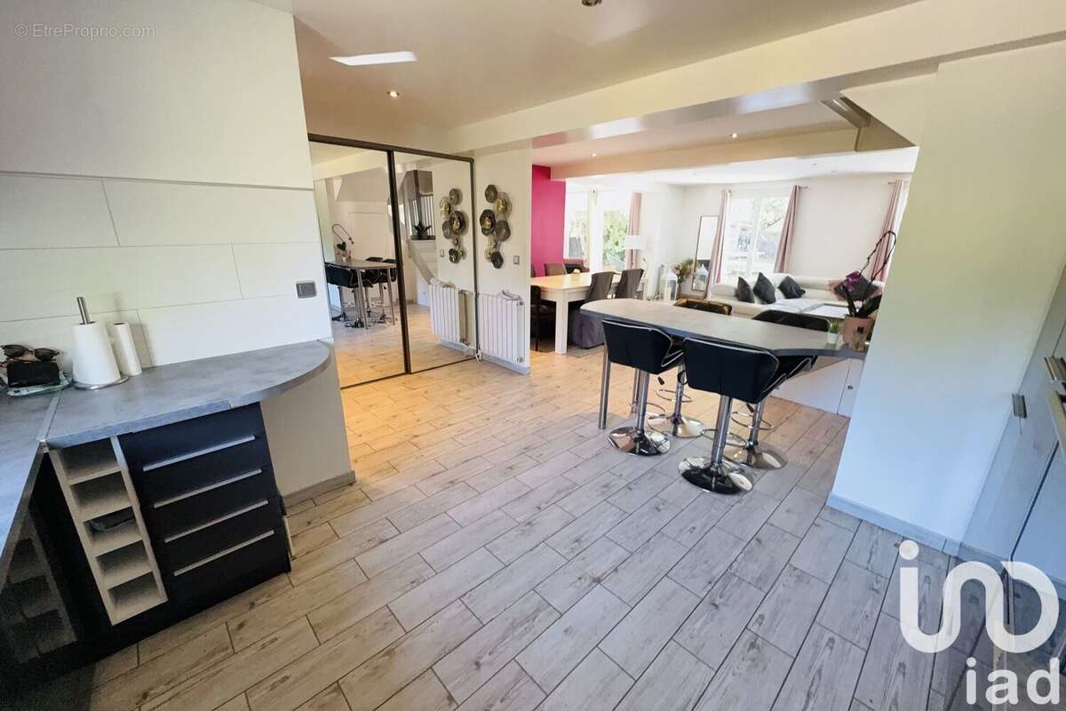 Photo 4 - Maison à LESIGNY