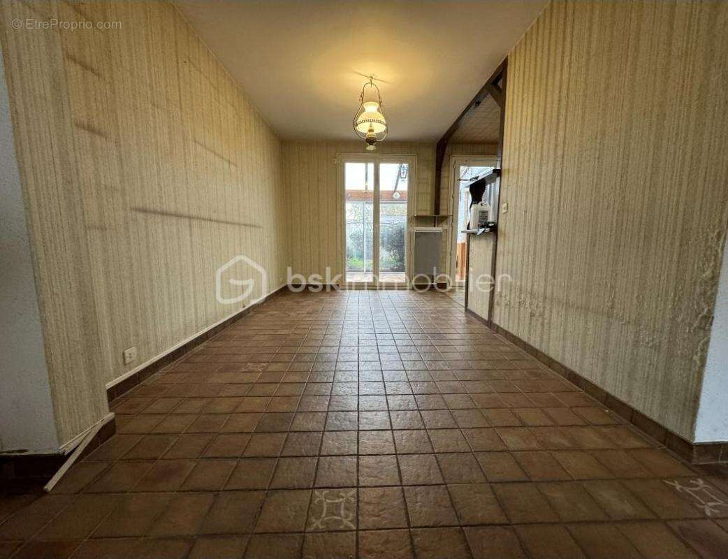 Maison à SAINT-PIERRE-DU-PERRAY