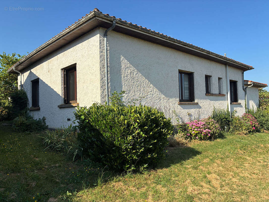 Maison de plain-pied avec vue dégagée sur la campagne, à deux pas de Cancon - photo 2