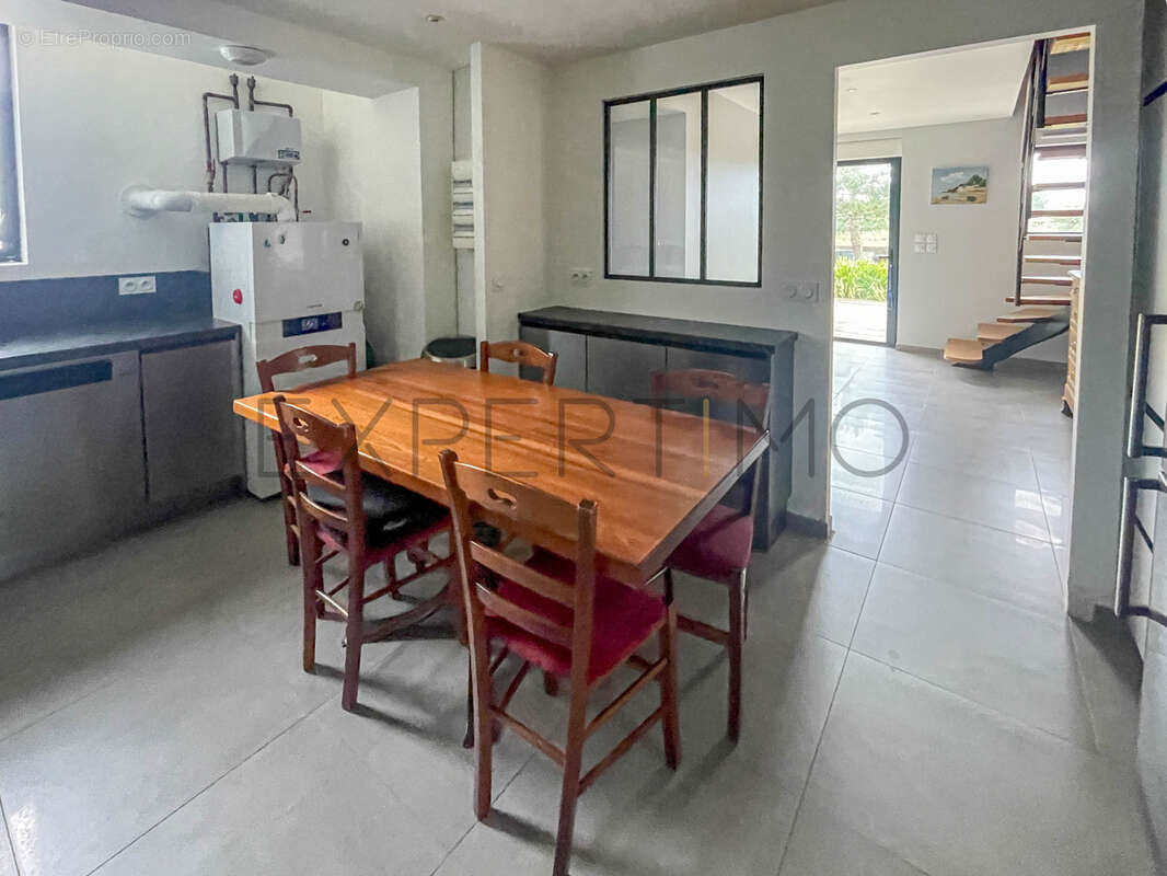 maison de 2019, 4 chambres de 141 m2 avec un garage. - photo 7