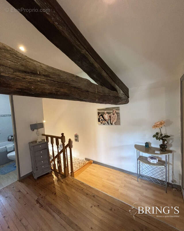 Maison à SAINT-ROMAIN-LES-ATHEUX