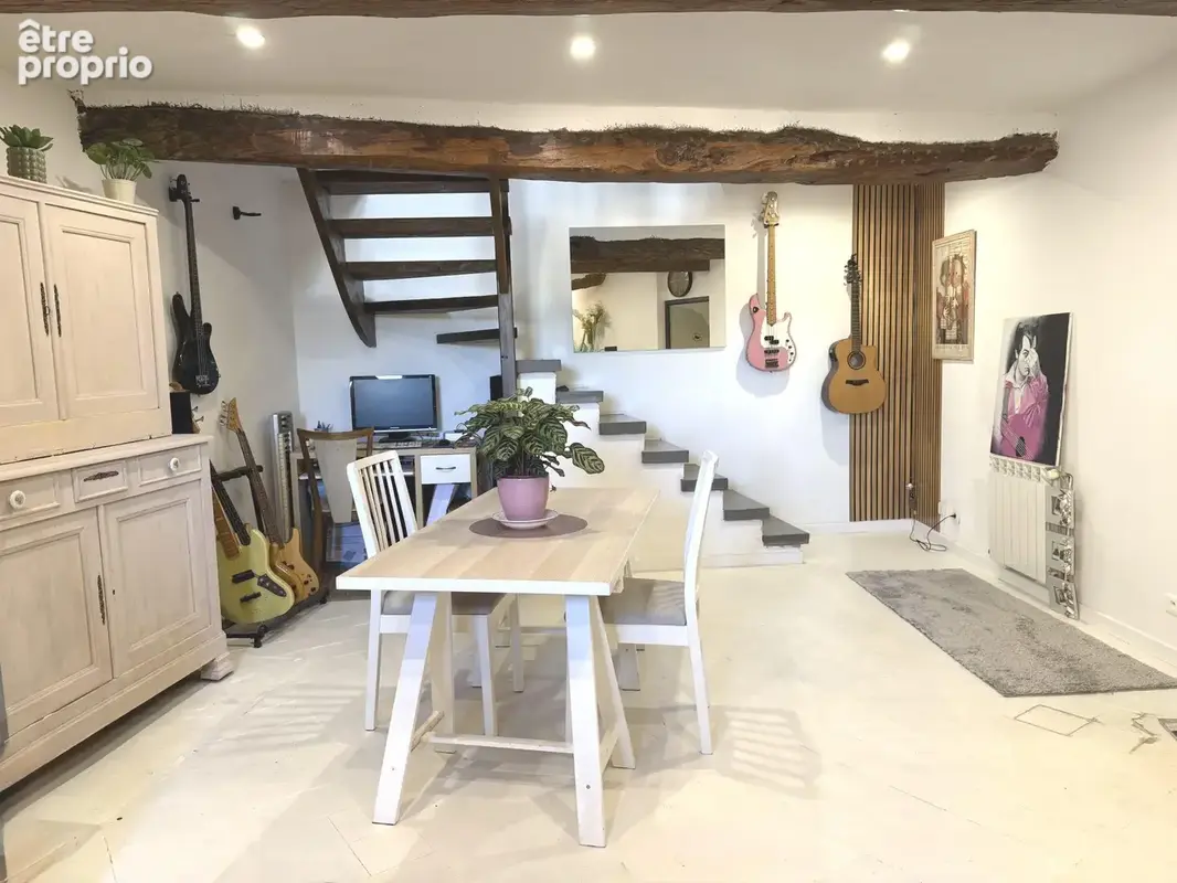 Maison à VARAGES