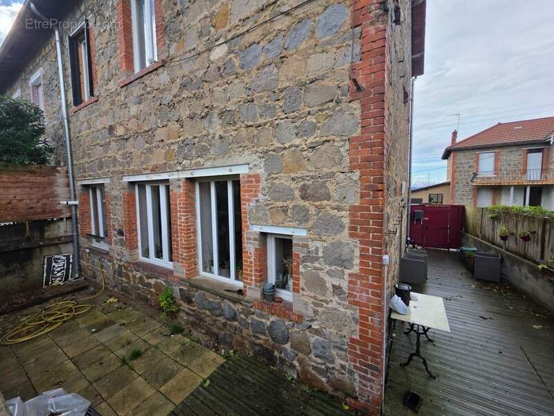 Maison à PANISSIERES