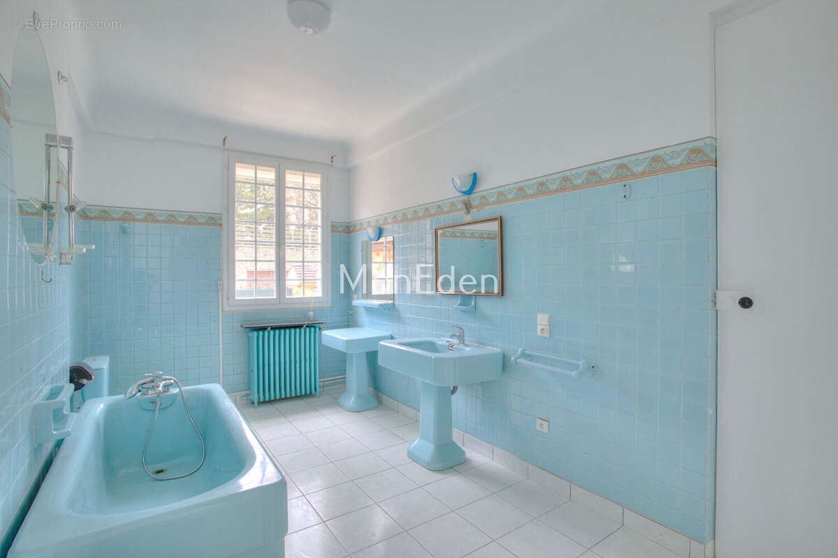 ST CLOUD Splendide Villa 12 pièce(s) 440 m2  (1058m² terrain) et Terrasse vue Tour Eiffel! - photo 14