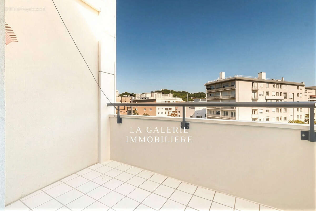 Appartement à SURESNES