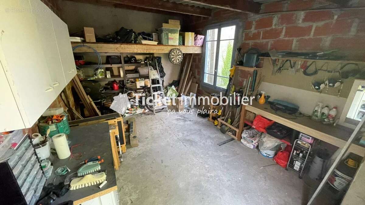 Maison t3 92m2 avec garage, jardin de 466m2, climatisation, travaux recents etc ... - photo 13