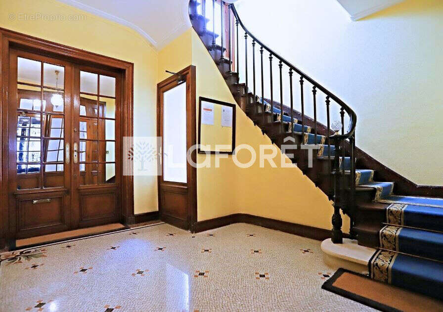 Appartement à PARIS-14E