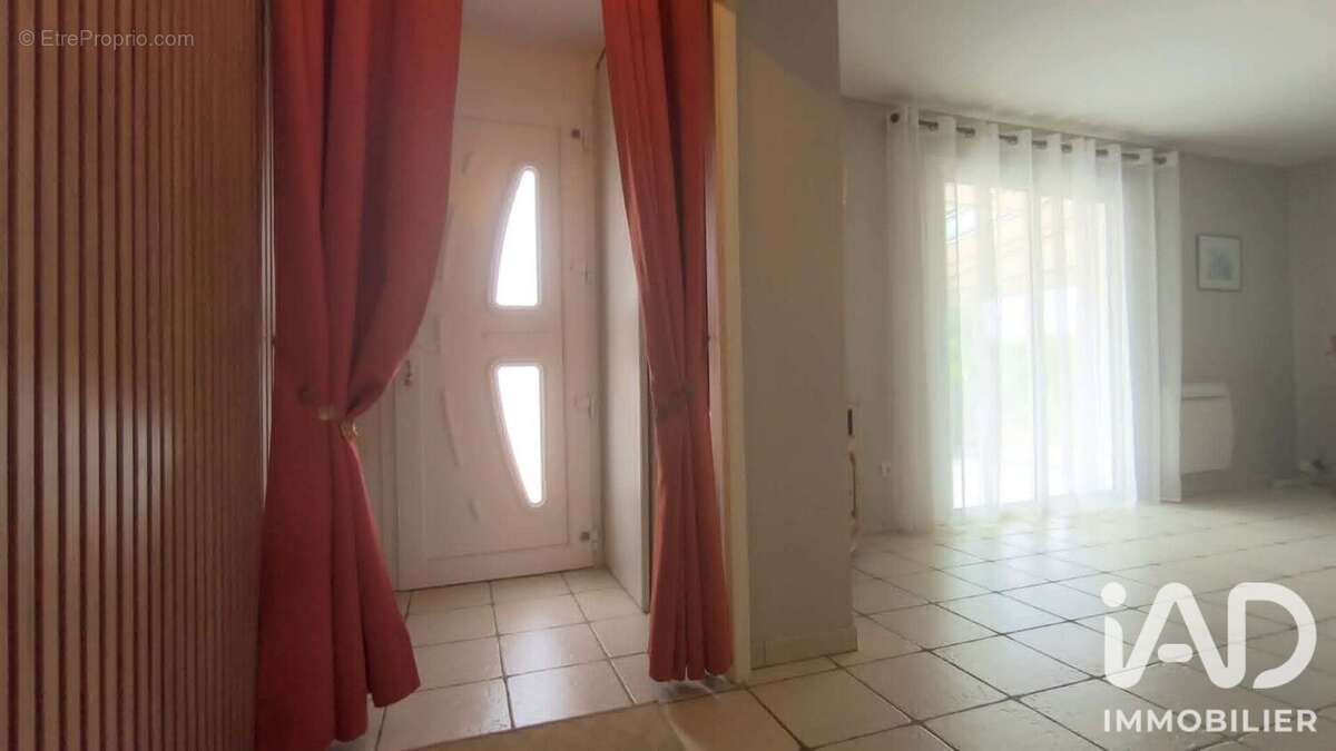 Maison 127 m² à Veyrins-Thuellin  - photo 5