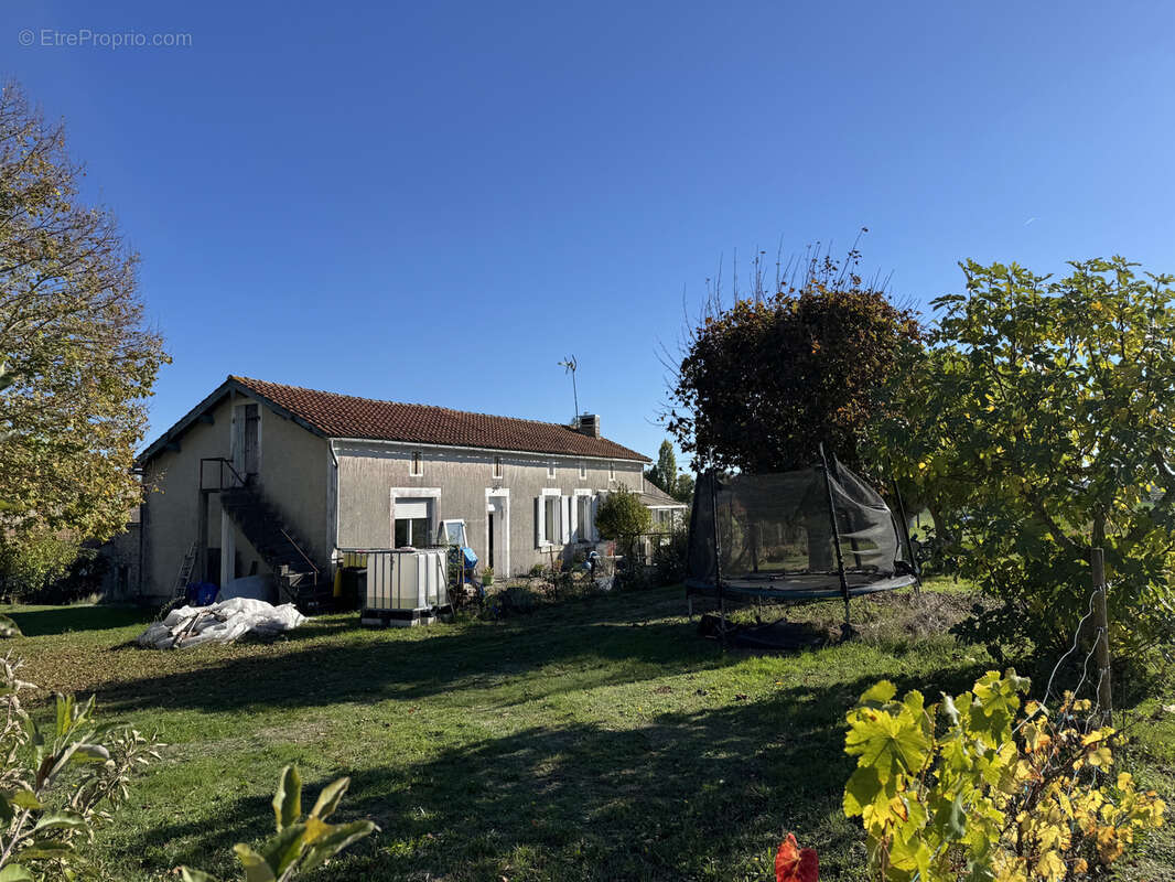 Maison à CHALLIGNAC