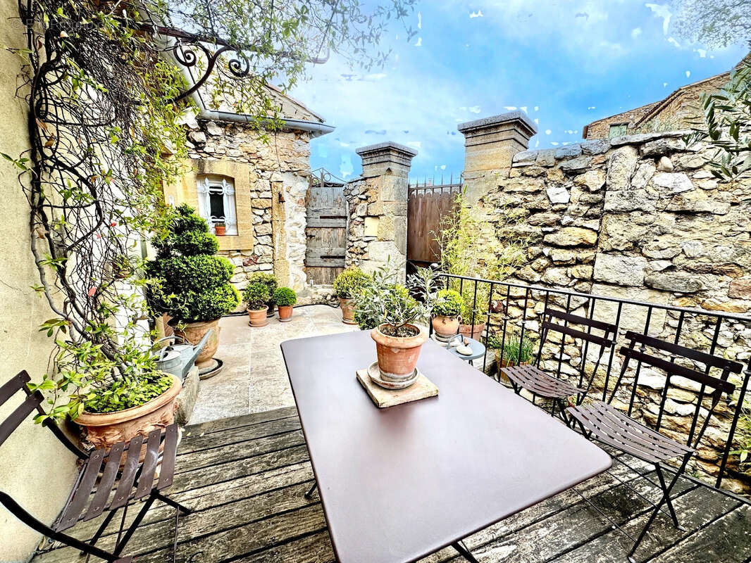 Maison à SAINT-VICTOR-LA-COSTE