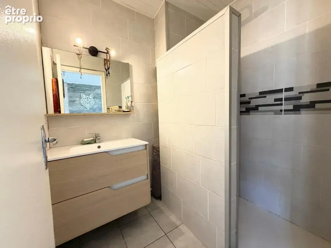 Appartement T3 en hyper centre Saint Pierre La Palud - photo 9