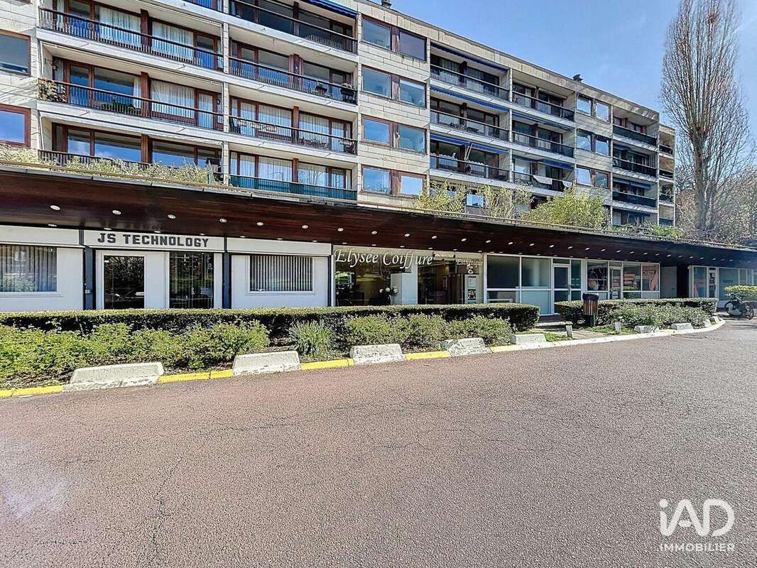 Photo 9 - Commerce à LA CELLE-SAINT-CLOUD