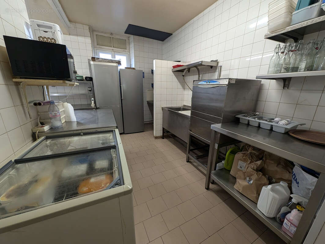 Vente ou location - Fond de commerce créperie  - Centre ville de SAINT-PERAY - photo 11