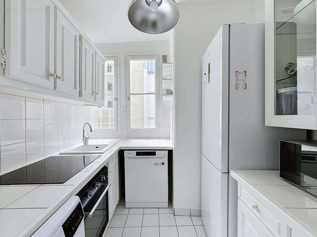Appartement à PARIS-8E