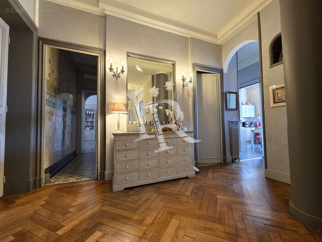 Appartement 357 m² à Le Puy-En-Velay  - photo 3