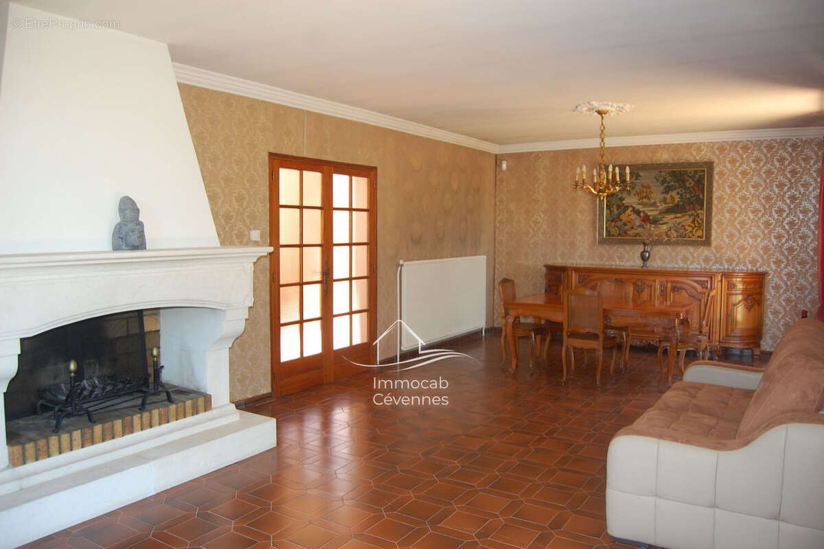 Maison à SAINT-PRIVAT-DES-VIEUX