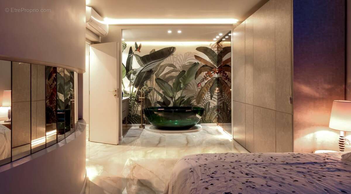 Appartement à ROQUEBRUNE-CAP-MARTIN