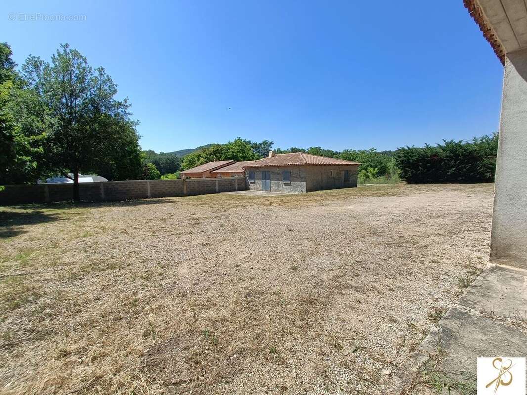 Maison 78 m² à Salernes  - photo 2