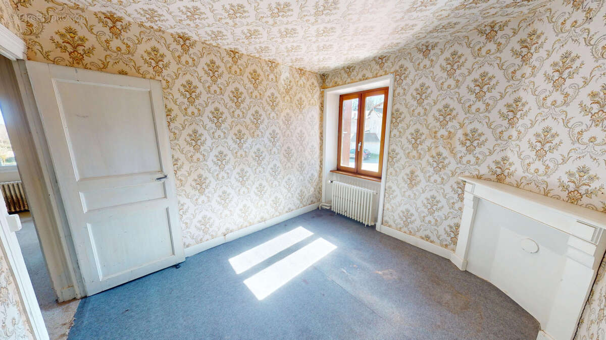 Maison à JULLIANGES