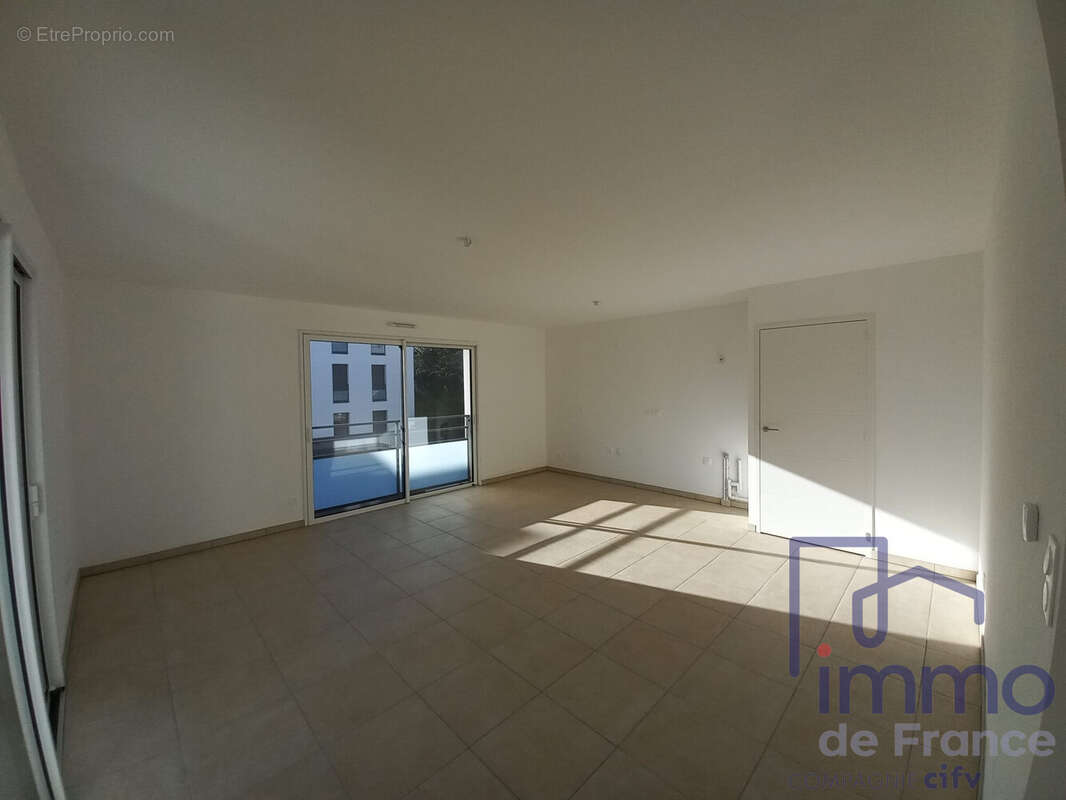 Appartement 53 m² à L'horme  - photo 4