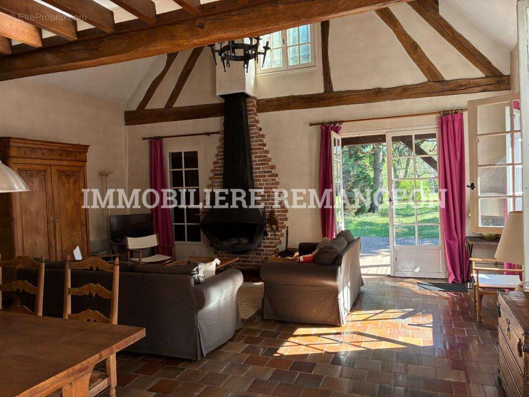 Maison à LA FERTE-BEAUHARNAIS