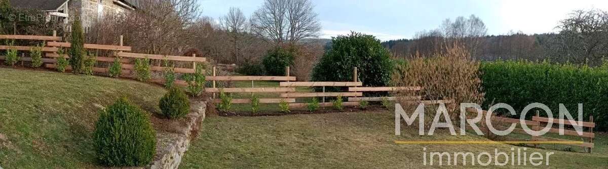 Maison à LA COURTINE