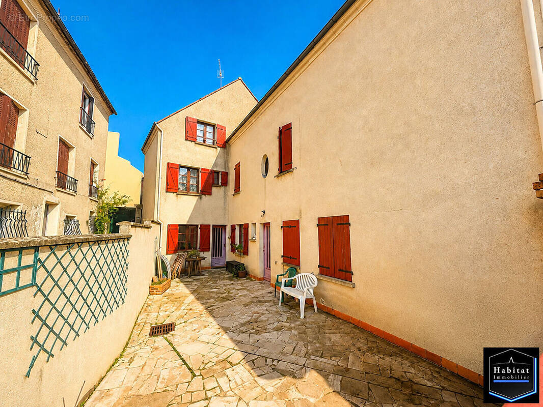 Appartement à MONTGE-EN-GOELE