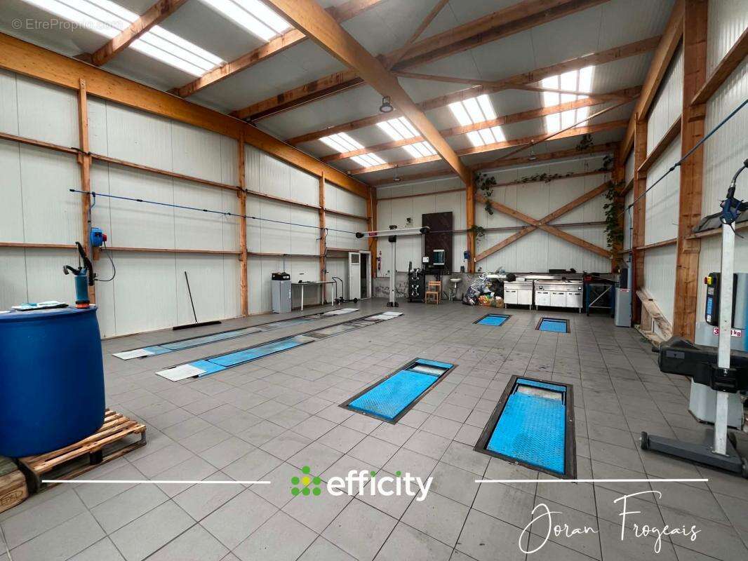 Local commercial - photo 11