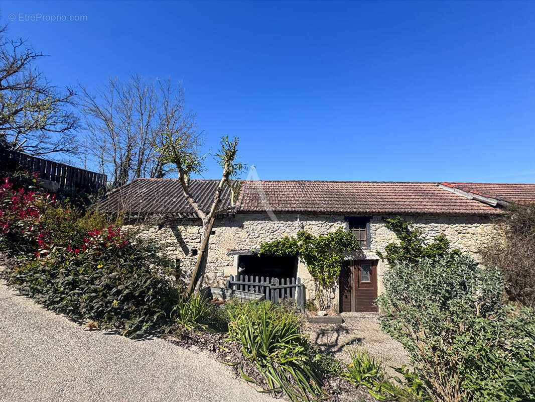 Maison à PRAYSSAC